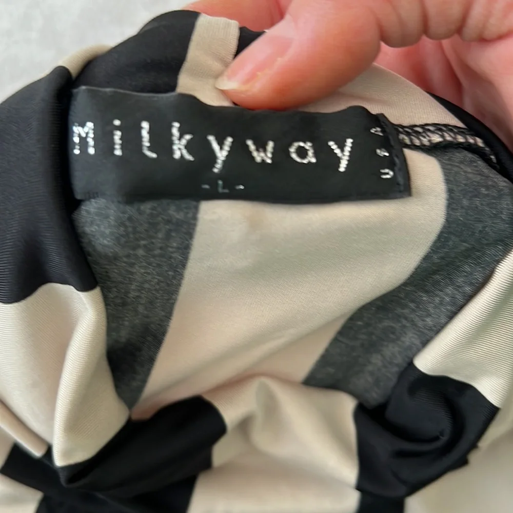 Milkway striped beige & black mockneck crop top - Picture 3 of 3